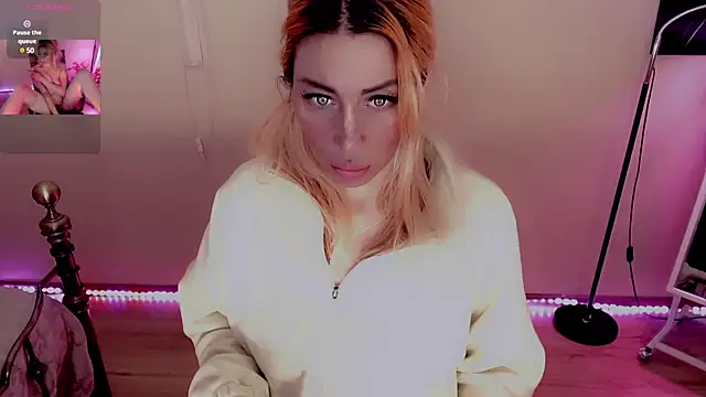 Snapshot of AnnieGOld_ chatting on February 28, 10:28 pm AnnieGOld online show from February 28, 10:28 pm