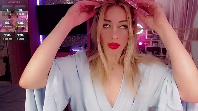 Snapshot of AnnieGOld_ chatting on September 21, 6:31 pm AnnieGOld online show from September 21, 6:31 pm