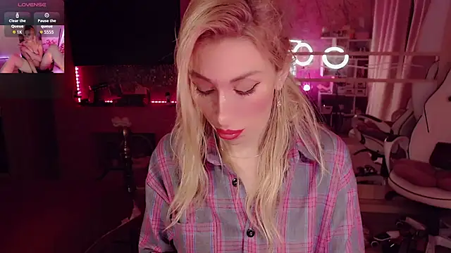 Snapshot of AnnieGOld_ chatting on September 28, 10:26 pm AnnieGOld online show from September 28, 10:26 pm