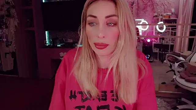 Snapshot of AnnieGOld_ chatting on October 13, 6:19 pm AnnieGOld online show from October 13, 6:19 pm