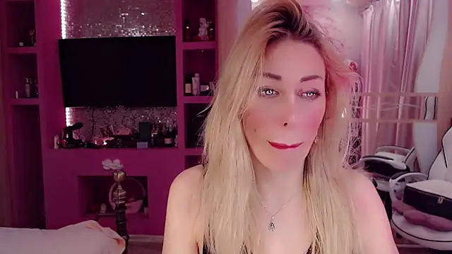 Snapshot of AnnieGOld_ chatting on November 17, 7:41 pm AnnieGOld online show from November 17, 7:41 pm