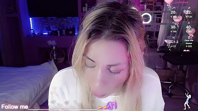 Snapshot of AnnieGOld_ chatting on January 14, 12:27 am AnnieGOld online show from January 14, 12:27 am