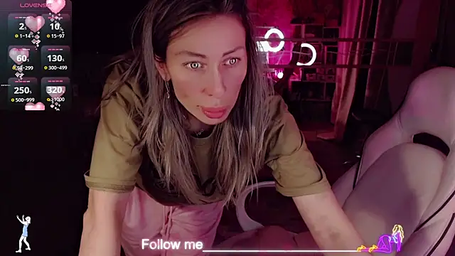 Snapshot of AnnieGOld_ chatting on February 20, 8:53 pm AnnieGOld online show from February 20, 8:53 pm