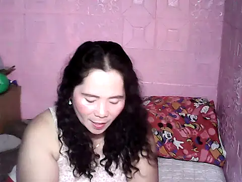 Snapshot of hotpusie_4u chatting on September 15, 1:44 pm hotpusie 4u online show from September 15, 1:44 pm