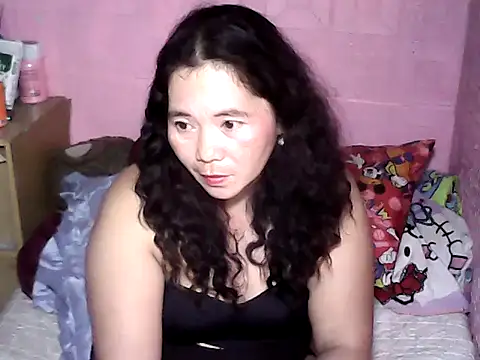 Snapshot of hotpusie_4u chatting on October 3, 7:38 am hotpusie 4u online show from October 3, 7:38 am