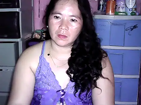 hotpusie 4u online show from March 1, 4:42 pm