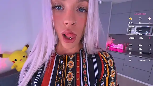 mikkixmeow online show from March 17, 9:12 am