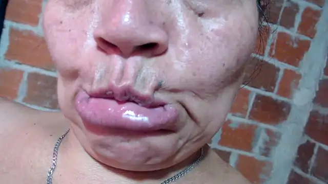 Snapshot of juanys_asshot chatting on March 20, 1:04 pm juanys asshot online show from March 20, 1:04 pm