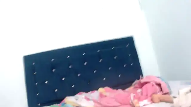 Snapshot of juanys_asshot chatting on September 21, 12:01 am juanys asshot online show from September 21, 12:01 am