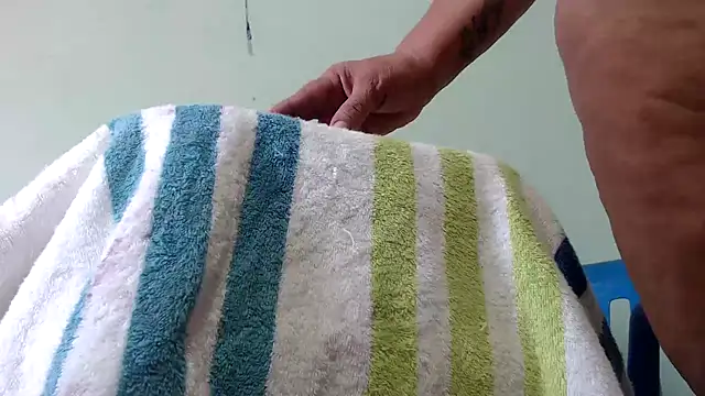 Snapshot of juanys_asshot chatting on September 28, 2:22 pm juanys asshot online show from September 28, 2:22 pm