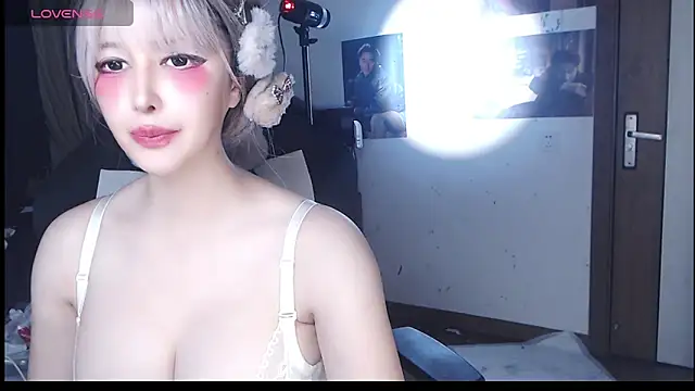 Snapshot of candy_cola chatting on November 3, 1:12 pm candy cola online show from November 3, 1:12 pm