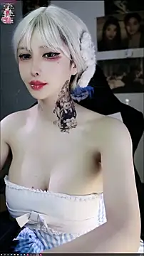 Snapshot of candy_cola chatting on January 17, 2:11 pm candy cola online show from January 17, 2:11 pm