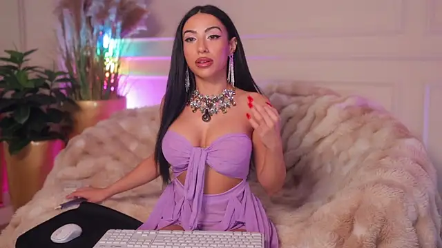 Snapshot of Anais_Bloom chatting on July 20, 7:27 pm Anais Bloom online show from July 20, 7:27 pm