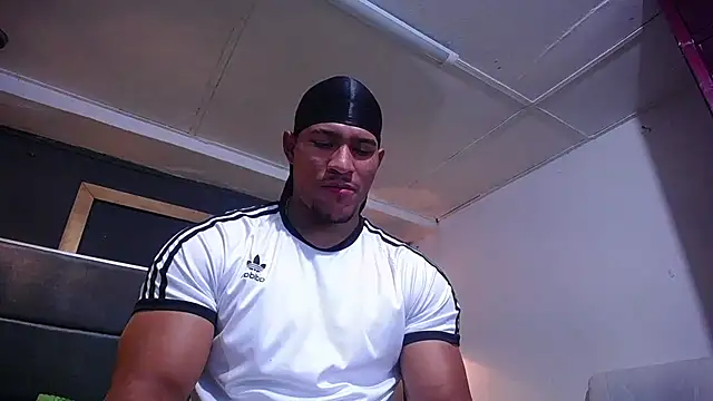 Snapshot of teddyfit19cm chatting on May 29, 1:25 am teddyfit19cm online show from May 29, 1:25 am