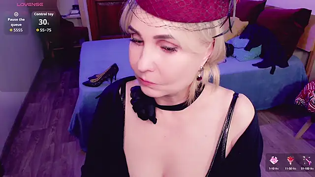 Snapshot of _unique_cam_ chatting on September 21, 9:55 am  unique cam  online show from September 21, 9:55 am