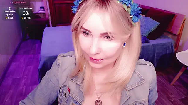 Snapshot of _unique_cam_ chatting on April 18, 9:46 am unique cam online show from April 18, 9:46 am