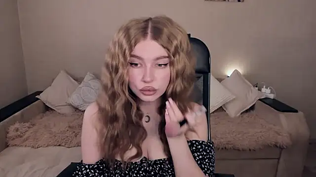 ViolettaLopez online show from March 18, 11:30 am