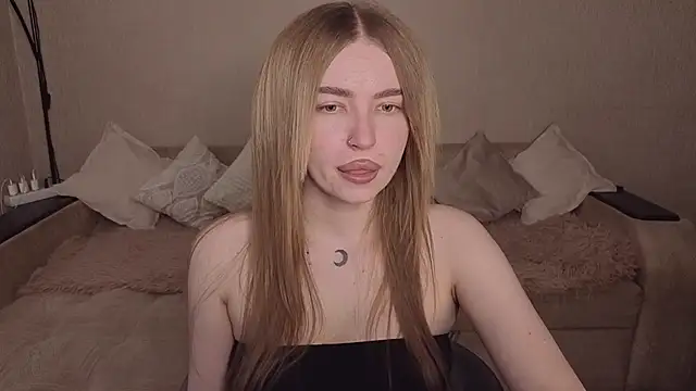 Snapshot of ViolettaLopez chatting on May 9, 3:17 pm ViolettaLopez online show from May 9, 3:17 pm