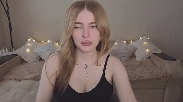 Snapshot of ViolettaLopez chatting on May 16, 1:54 pm ViolettaLopez online show from May 16, 1:54 pm