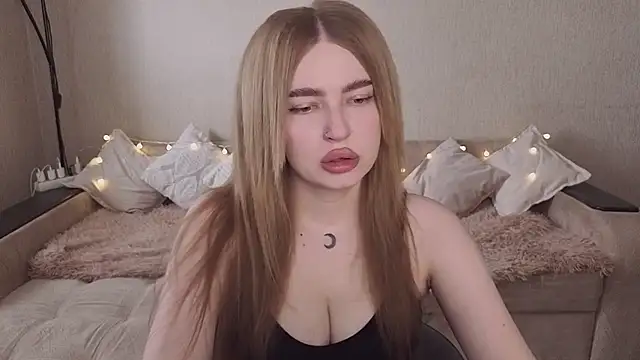 Snapshot of ViolettaLopez chatting on June 2, 1:13 pm ViolettaLopez online show from June 2, 1:13 pm
