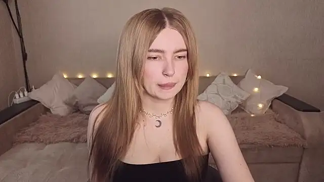 Snapshot of ViolettaLopez chatting on June 16, 3:03 pm ViolettaLopez online show from June 16, 3:03 pm