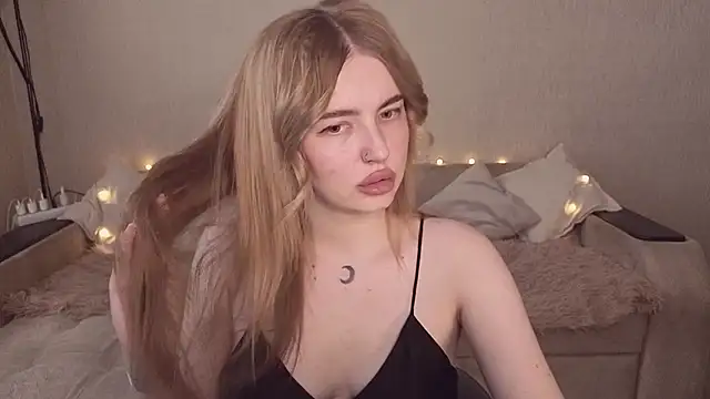 Snapshot of ViolettaLopez chatting on June 24, 3:11 pm ViolettaLopez online show from June 24, 3:11 pm