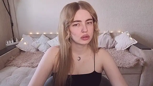 Snapshot of ViolettaLopez chatting on June 27, 2:23 pm ViolettaLopez online show from June 27, 2:23 pm