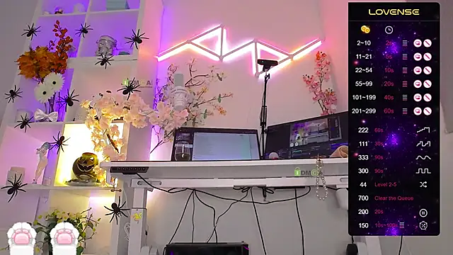 Snapshot of Elena-Marilyn chatting on October 29, 8:32 pm Elena-Marilyn online show from October 29, 8:32 pm