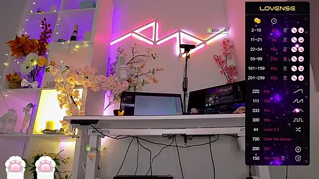 Snapshot of Elena-Marilyn chatting on November 21, 8:51 pm Elena-Marilyn online show from November 21, 8:51 pm