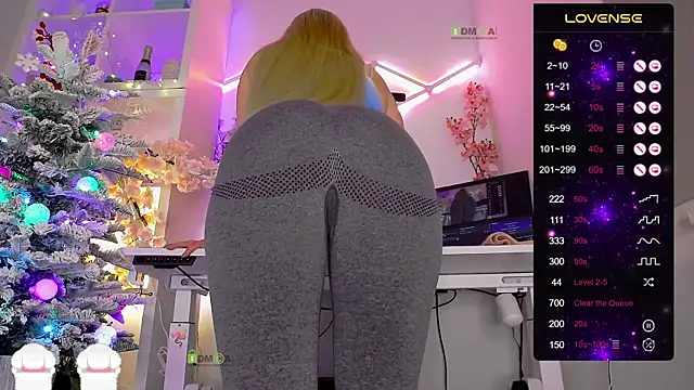 Snapshot of Elena-Marilyn chatting on November 30, 8:57 pm Elena-Marilyn online show from November 30, 8:57 pm