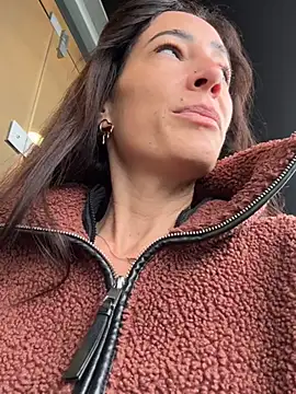 Snapshot of SweeetAlegra chatting on February 15, 10:33 am SweeetAlegra online show from February 15, 10:33 am