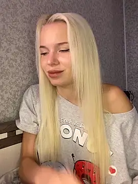 Snapshot of SIMBA_BOS chatting on October 1, 2:39 am SIMBA BOS online show from October 1, 2:39 am