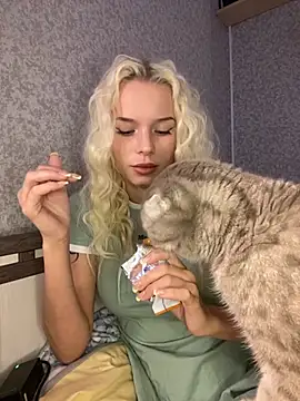 Snapshot of SIMBA_BOS chatting on October 2, 2:40 am SIMBA BOS online show from October 2, 2:40 am