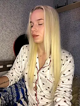 Snapshot of SIMBA_BOS chatting on October 24, 2:19 am SIMBA BOS online show from October 24, 2:19 am