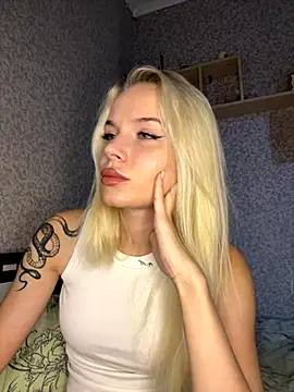 Snapshot of SIMBA_BOS chatting on November 12, 2:01 am SIMBA BOS online show from November 12, 2:01 am