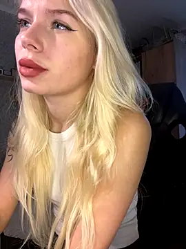 Snapshot of SIMBA_BOS chatting on November 20, 2:23 am SIMBA BOS online show from November 20, 2:23 am