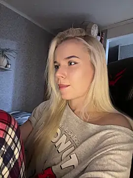 Snapshot of SIMBA_BOS chatting on December 15, 2:49 am SIMBA BOS online show from December 15, 2:49 am