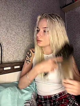 Snapshot of SIMBA_BOS chatting on December 16, 2:27 am SIMBA BOS online show from December 16, 2:27 am