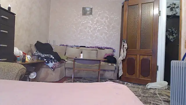 Amy August online show from January 9, 11:57 am