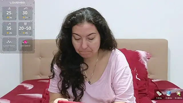 BBW MILF 4U online show from October 27, 7:45 am