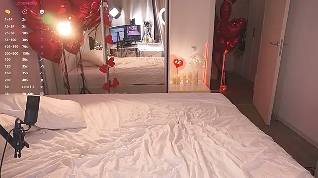 Ffoxyflame online show from February 24, 4:49 am