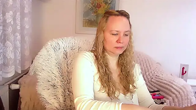 Snapshot of Sarah4you chatting on January 23, 9:50 pm Sarah4you online show from January 23, 9:50 pm