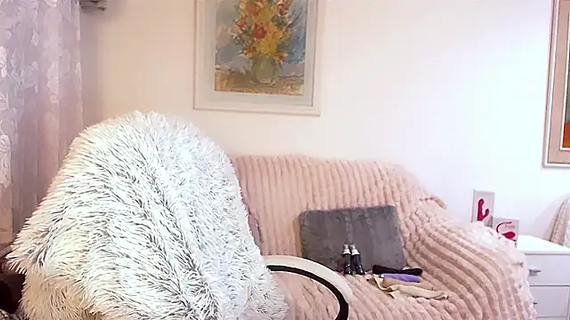 Snapshot of Sarah4you chatting on February 9, 9:49 pm Sarah4you online show from February 9, 9:49 pm