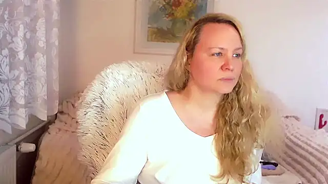 Snapshot of Sarah4you chatting on February 11, 12:38 am Sarah4you online show from February 11, 12:38 am