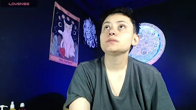 girl intense444 online show from November 20, 12:49 pm