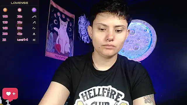 girl intense444 online show from December 14, 1:27 pm