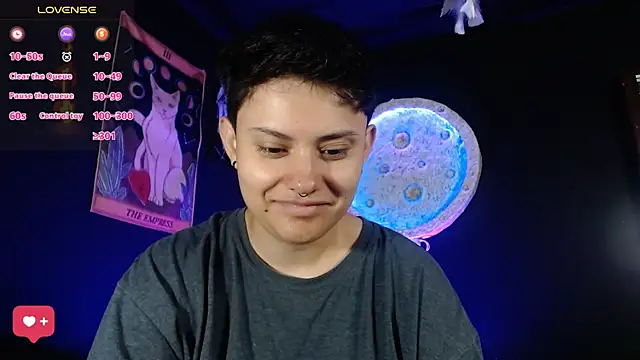 girl intense444 online show from January 7, 12:40 pm