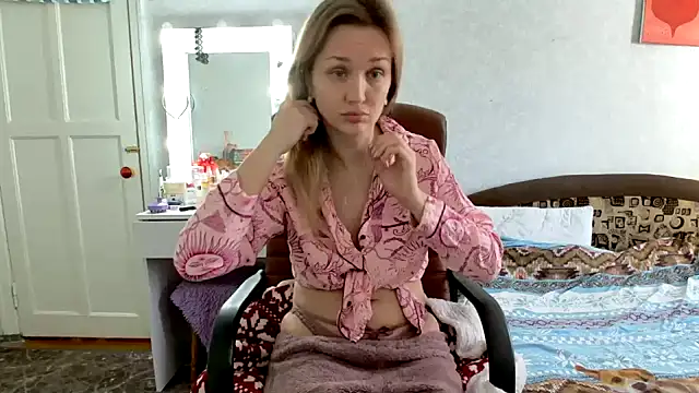 ModelEva online show from February 16, 8:54 am