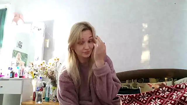 ModelEva online show from October 31, 1:01 pm