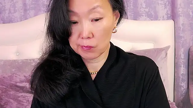 Snapshot of Asian_legs chatting on May 27, 10:12 am Asian legs online show from May 27, 10:12 am